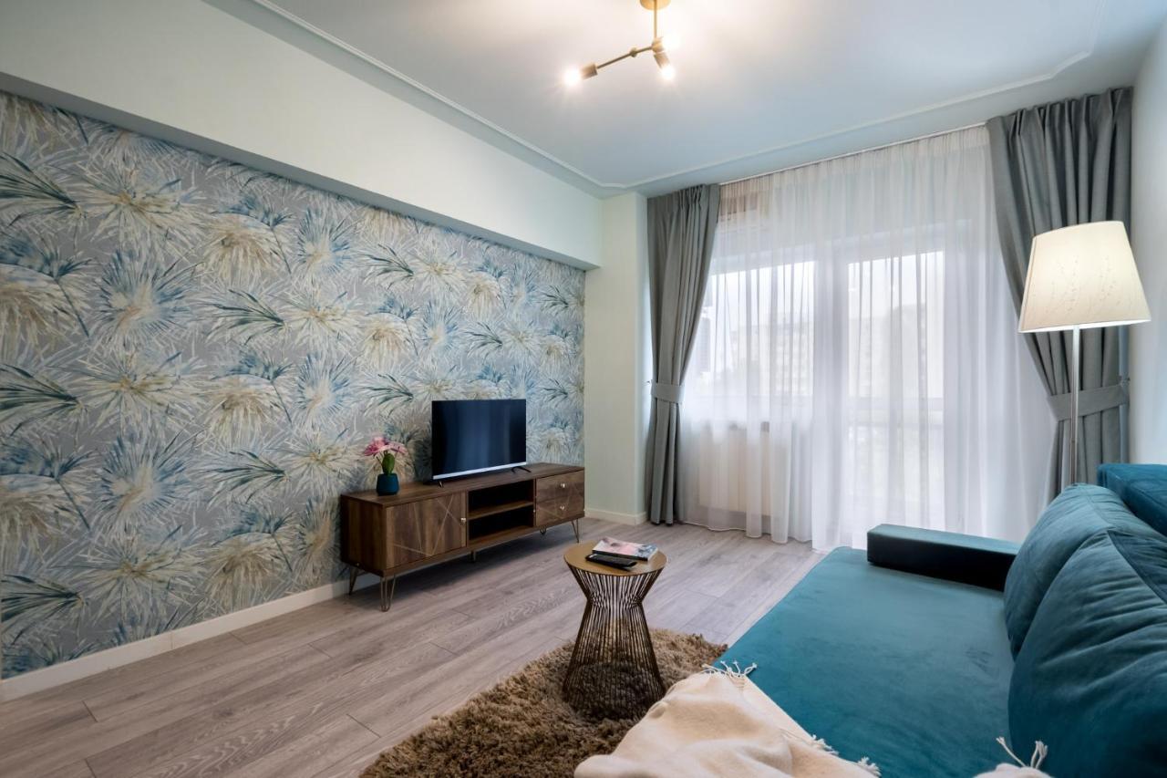 Felicity Apartment By The Park Bucharest Exterior photo